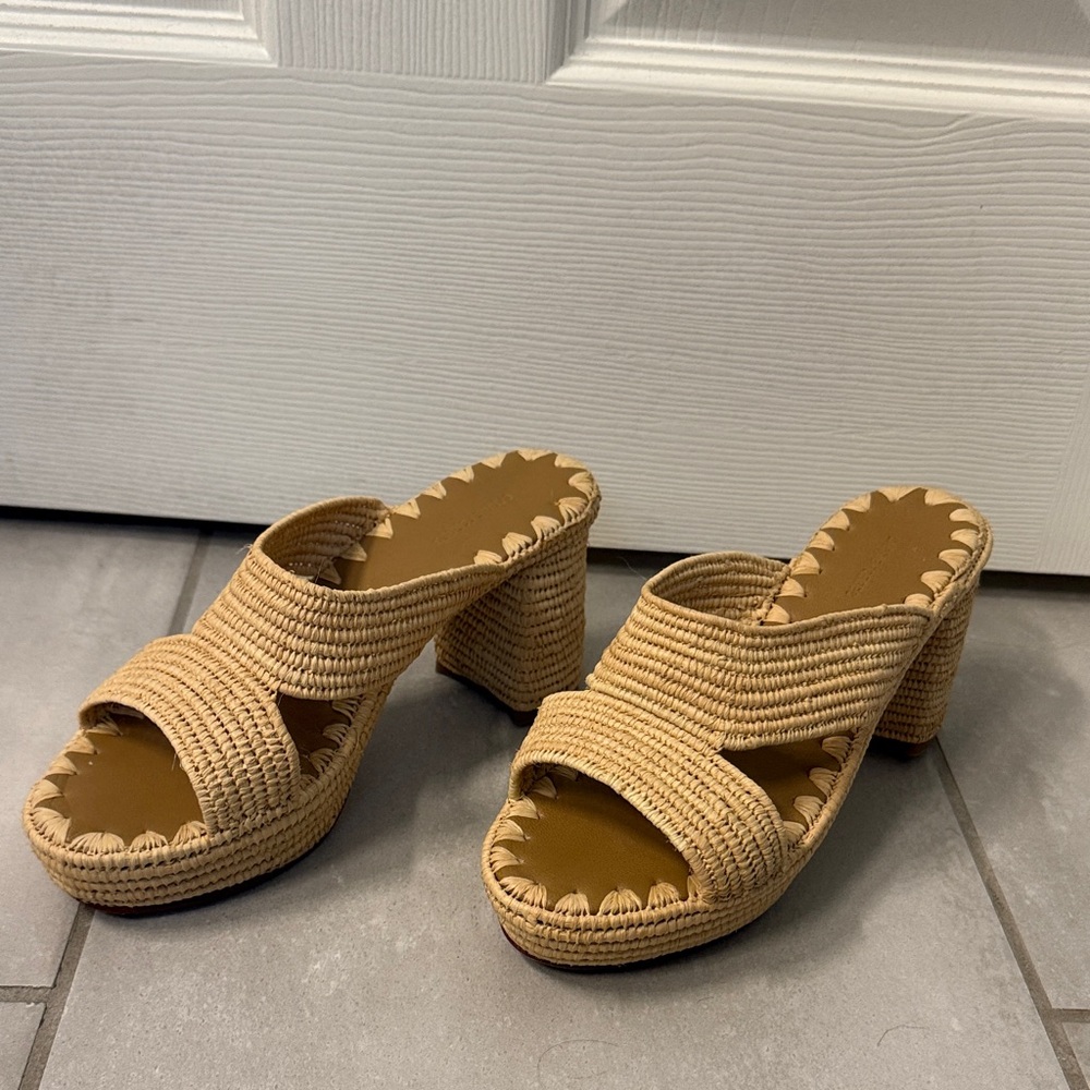 Stylish Tan Woven Mules